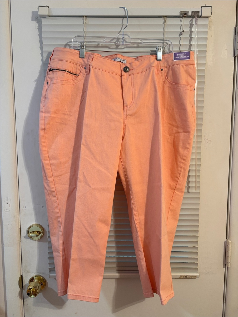 New Lee Slender Secret Lower On The Waist Women’s 18” Capri Jeans Size 24W
